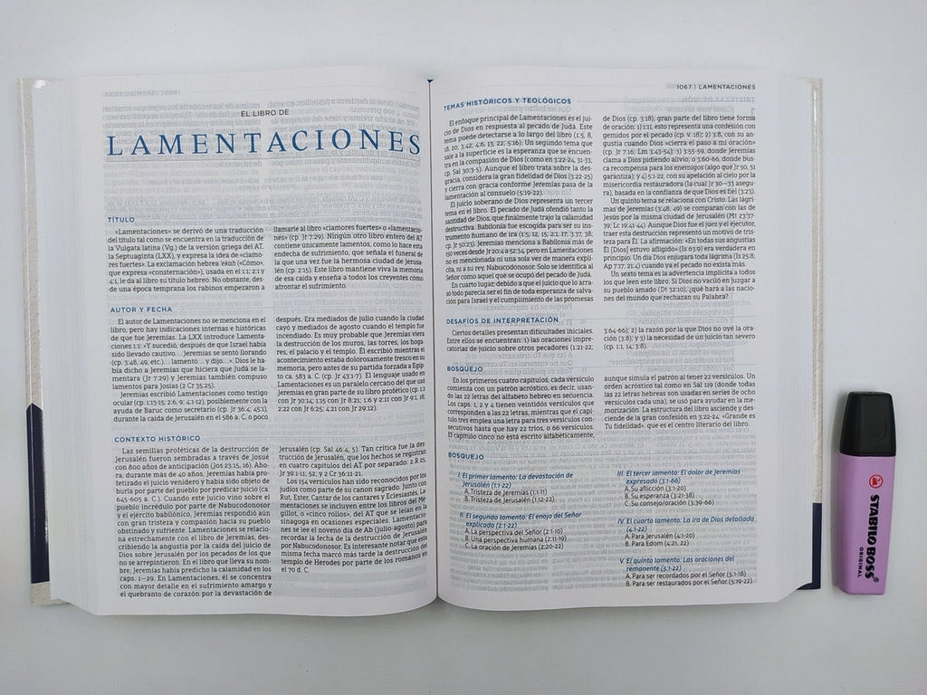 Biblia NBLA de Estudio MacArthur Tapa Dura Azul Interior a Dos Colores
