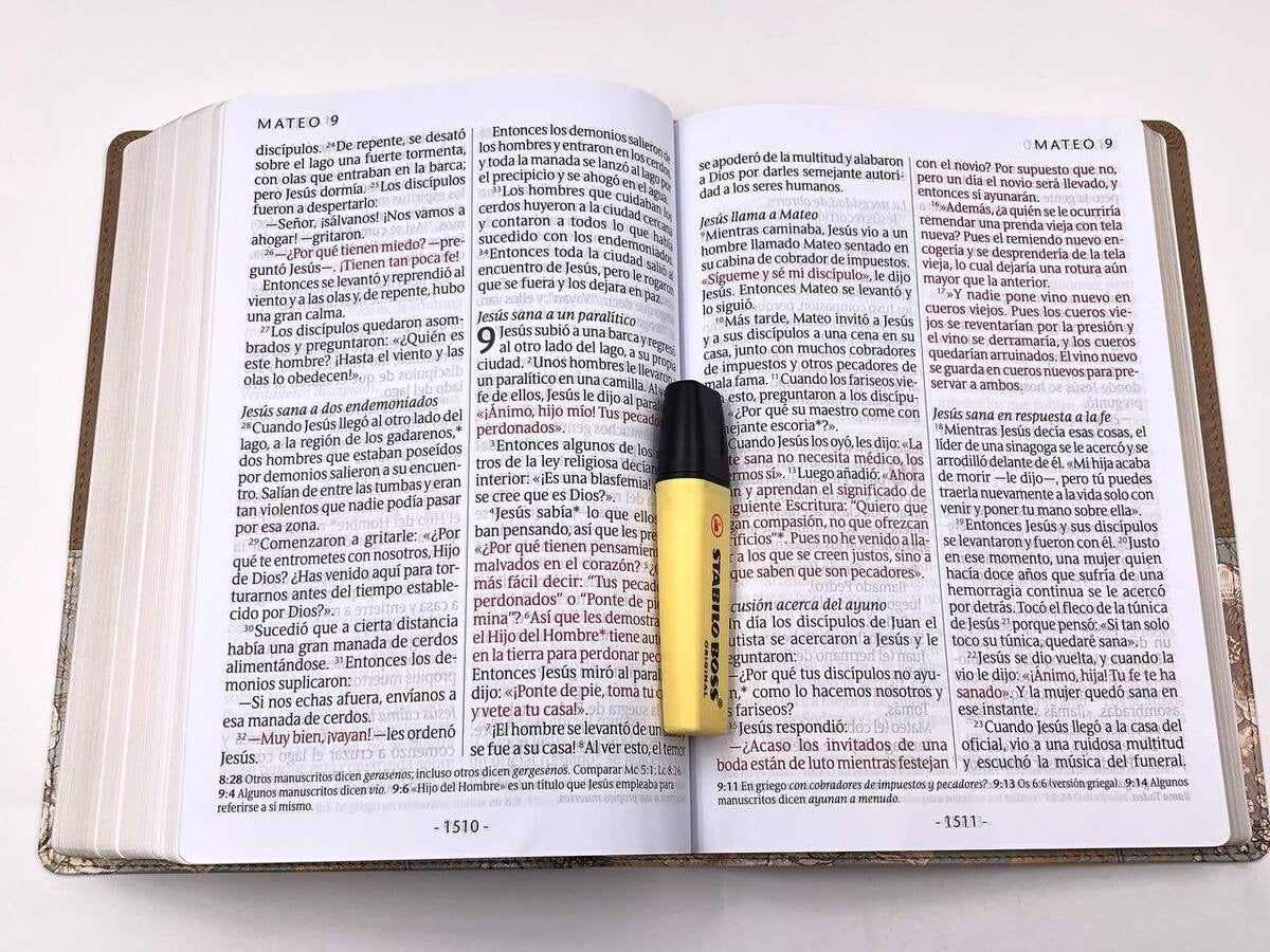 Biblia NTV Letra Súper Gigante Beige Símil Piel