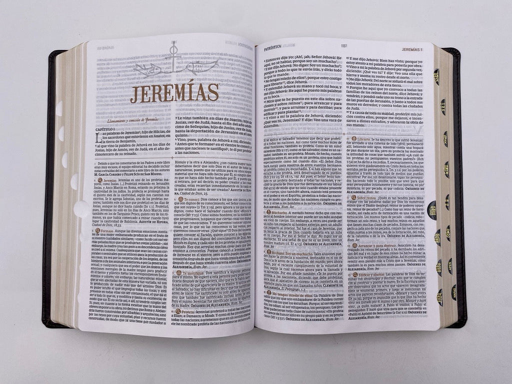 Biblia de estudio Patrística RVR77 café con indice